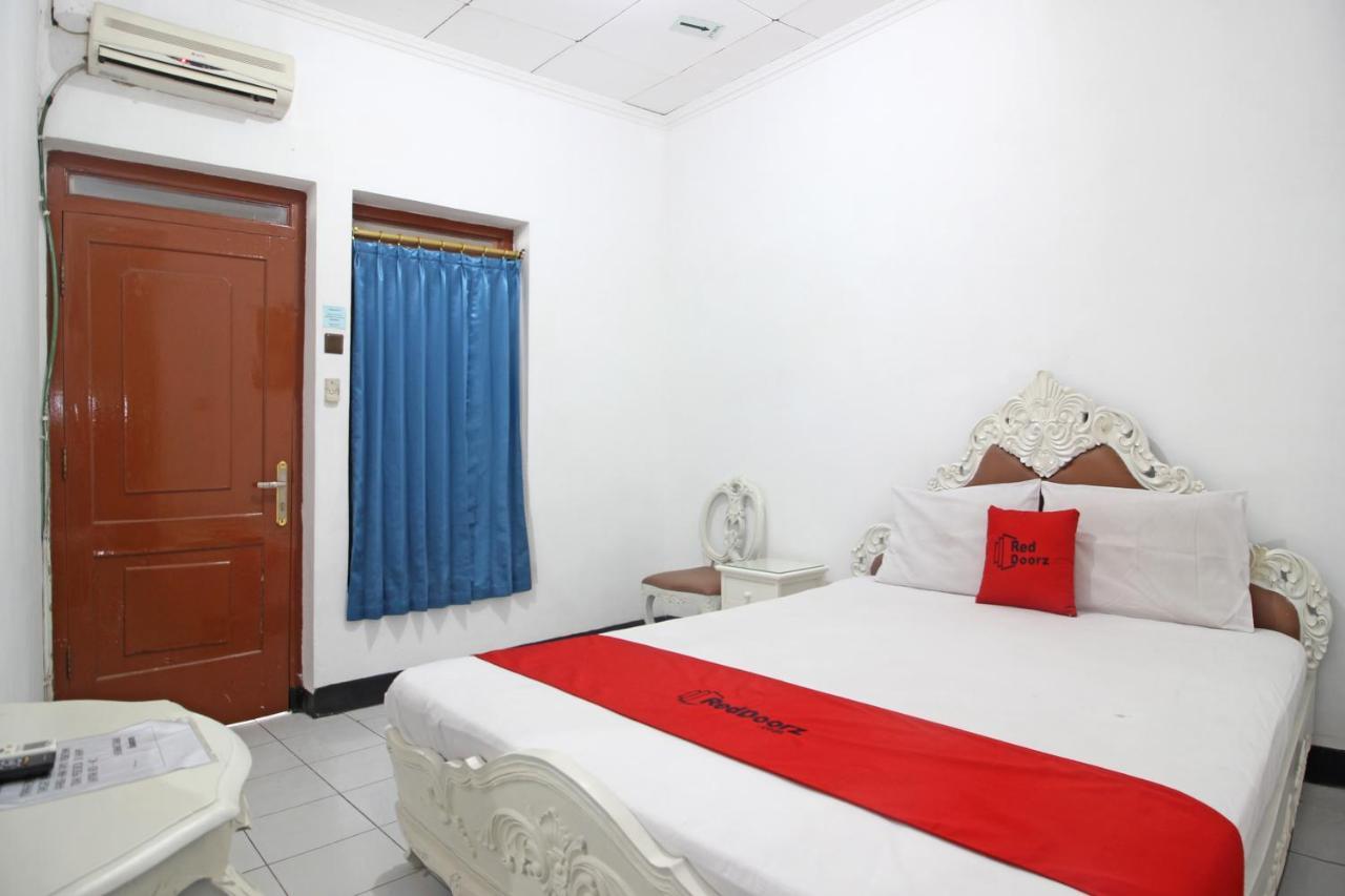Reddoorz Plus @ Taman Siswa 3 Джокякарта Екстериор снимка
