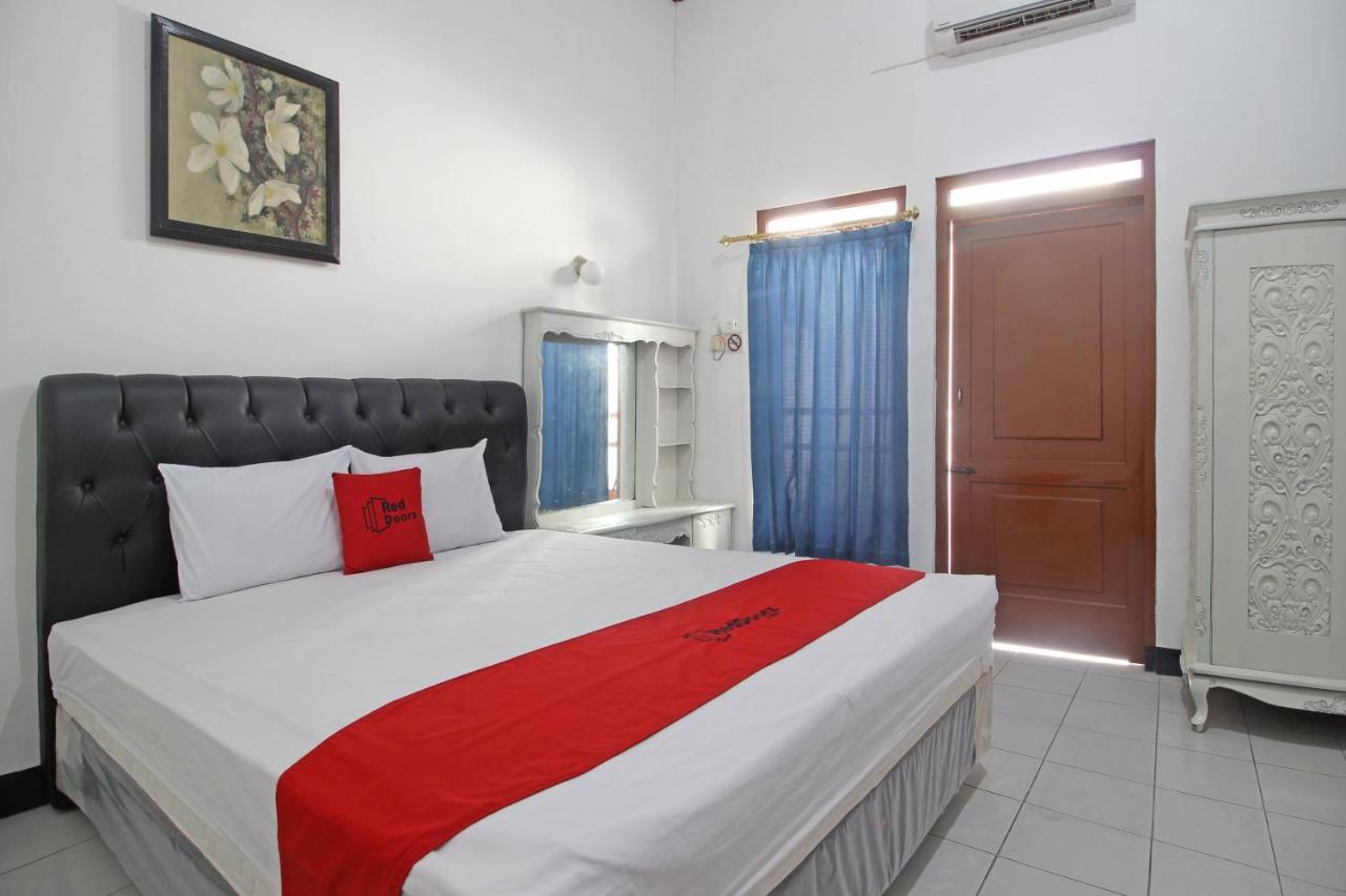 Reddoorz Plus @ Taman Siswa 3 Джокякарта Екстериор снимка