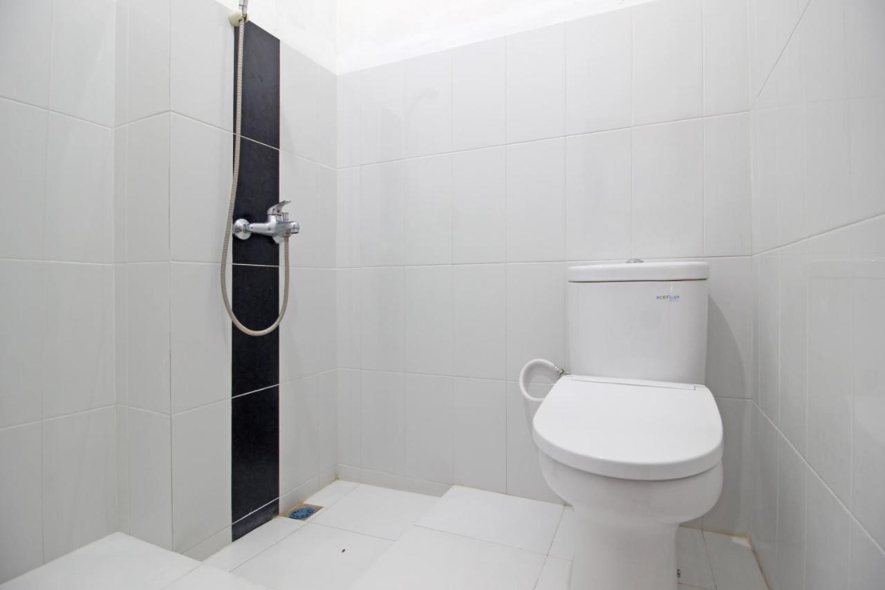 Reddoorz Plus @ Taman Siswa 3 Джокякарта Екстериор снимка